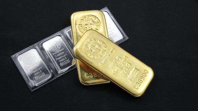 Invest in gold to secure your financial independence